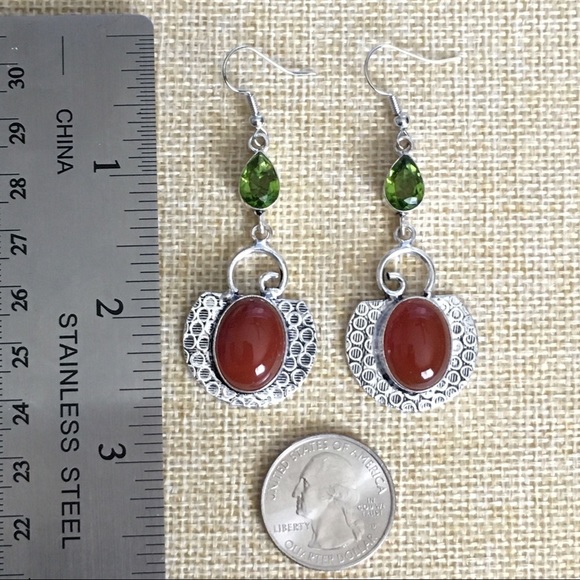 New Sim Peridot Quartz Crystal & Red Carnelian Silver Overlay Hook Earrings - Picture 4 of 7